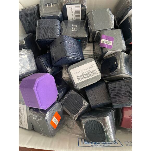 HJ Cuff Links and Button Covers Approximately 75 pieces. Most with initials. - Picture 2 of 3